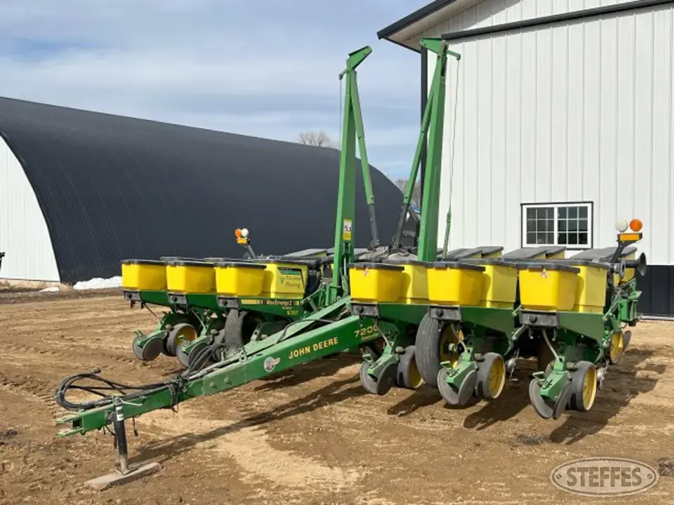 John Deere 7200 12 or More Row Planter