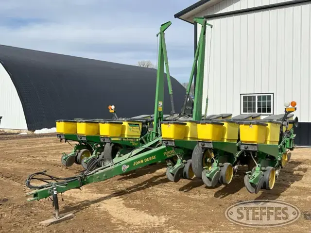 John Deere 7200