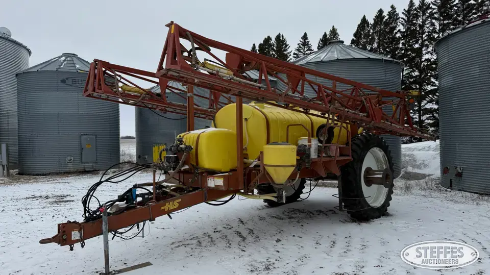 2003 H&S LPS-96 Pull-Type Sprayer