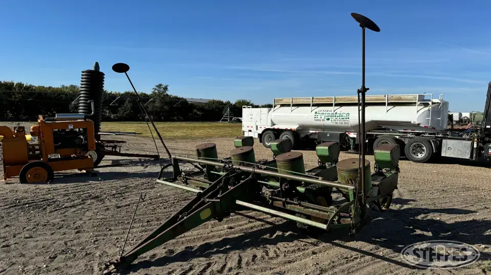 John Deere 494A Less Than 12 Row Planter