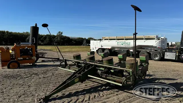 John Deere 494A