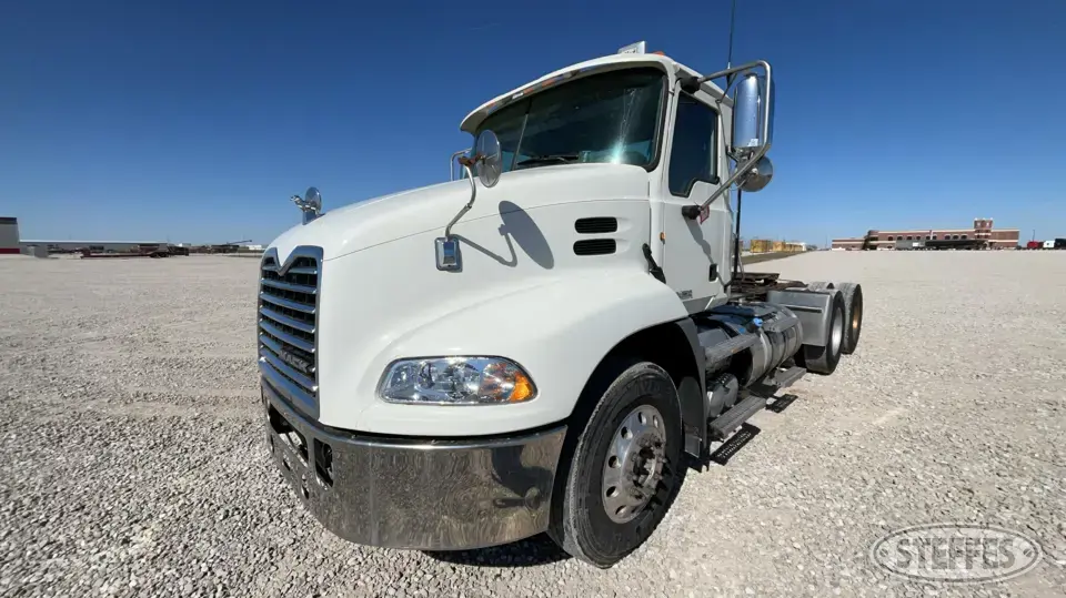 2014 Mack CXU613 Conventional Truck without Sleeper