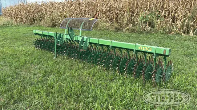 John Deere 400