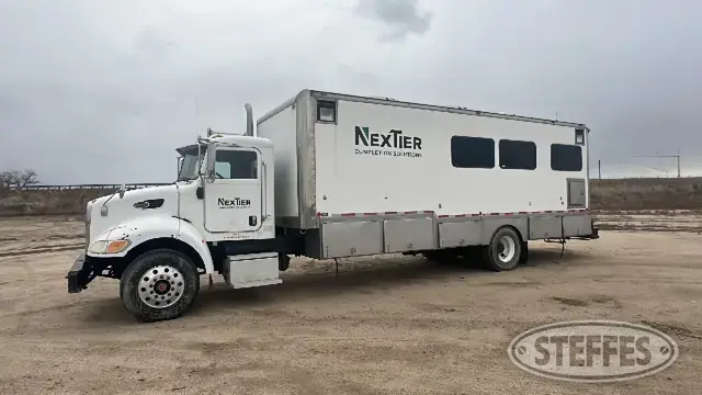 2006 Peterbilt 335
