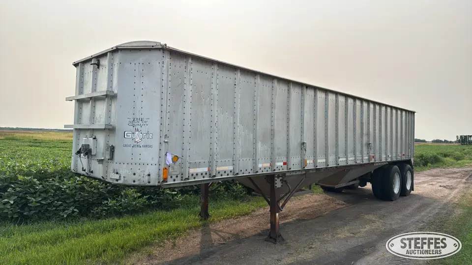 1982 Guthrie Hopper Bottom Trailer