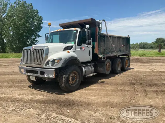 2011 International 7400 SBA