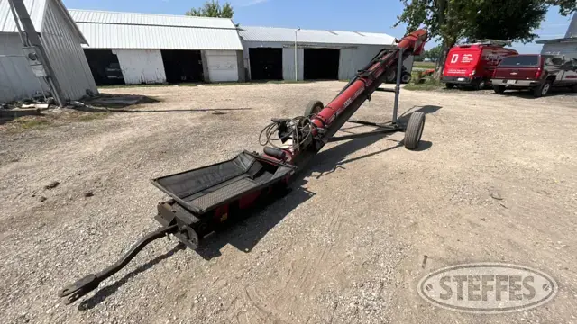 2013 Universal 1525