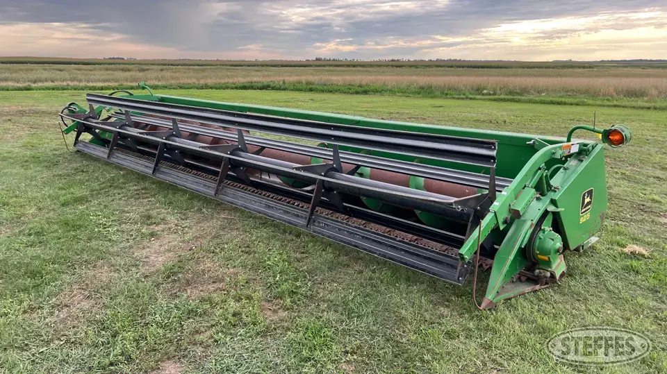 1995 John Deere 925 Rigid Head