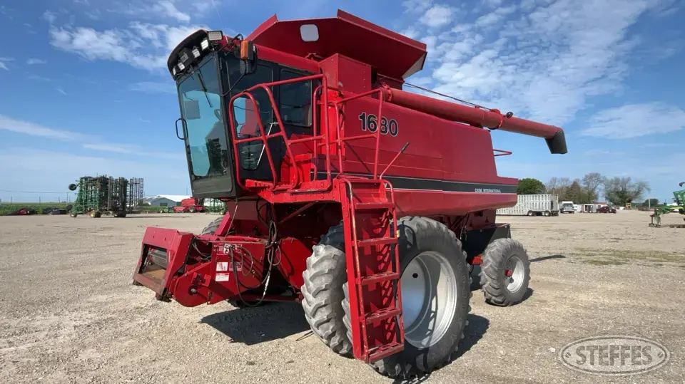 1988 Case IH 1680 Combine