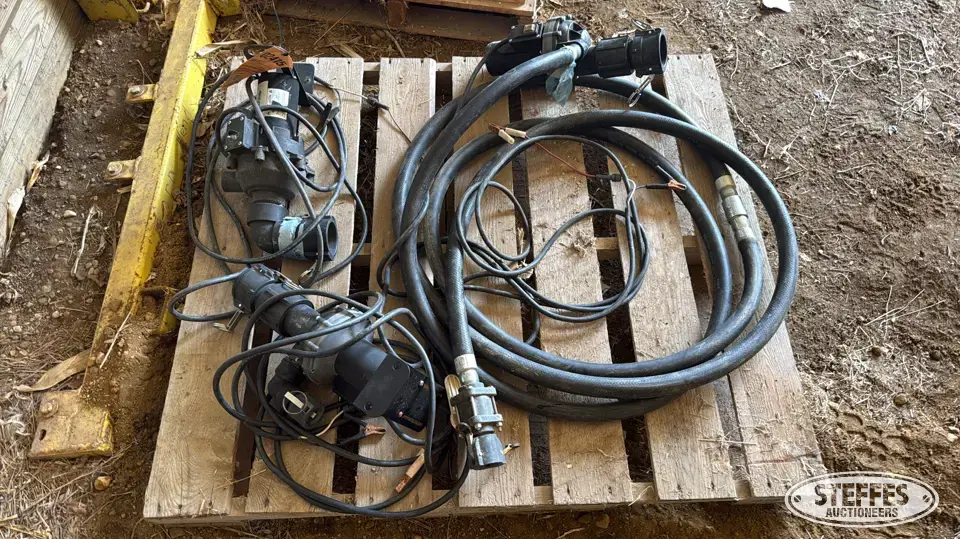 (3) Electric transfer pumps Farm Support Item