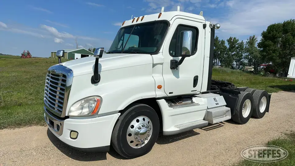 2010 Freightliner Cascadia 125 Conventional Truck without Sleeper
