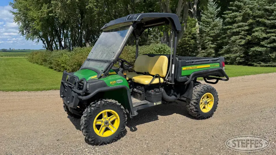 2012 John Deere Gator 825i UTV