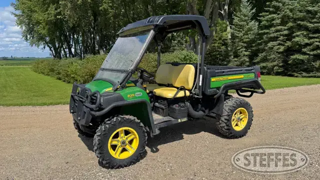 2012 John Deere Gator 825i