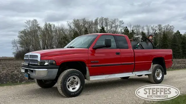 2001 Dodge Ram 3500 Laramie SLT