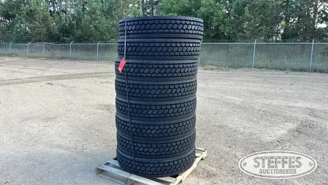 (8) Invovic FM750 11R22.5 tires