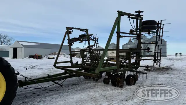John Deere 1610
