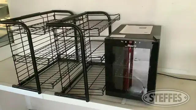 Danby Maitre'D Wine Cooler