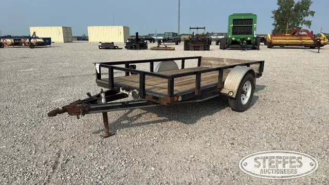 Single axle utility trailer