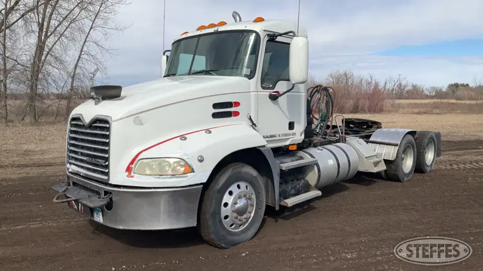 2010 Mack CXU613 Conventional Truck without Sleeper