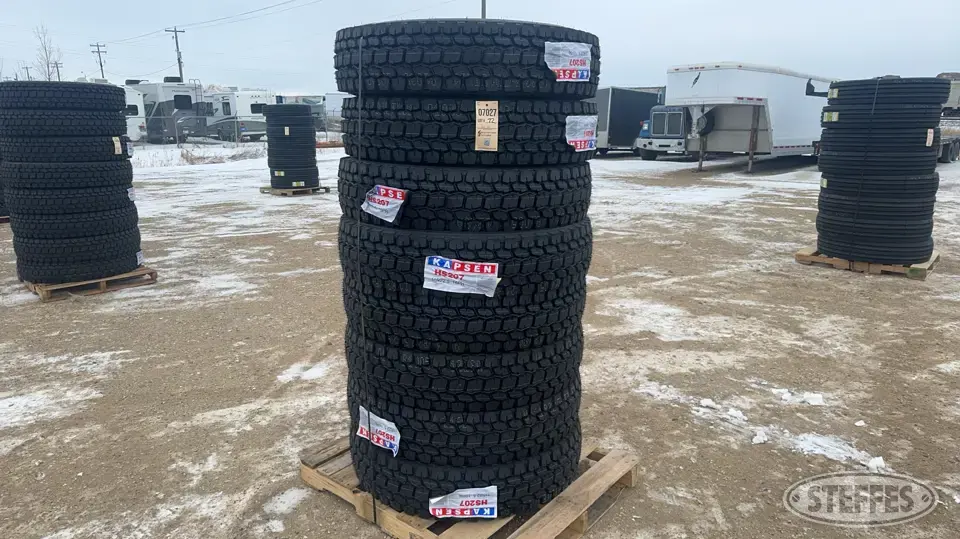 (8) Kapsen 11R22.5 drive tires Truck Tire