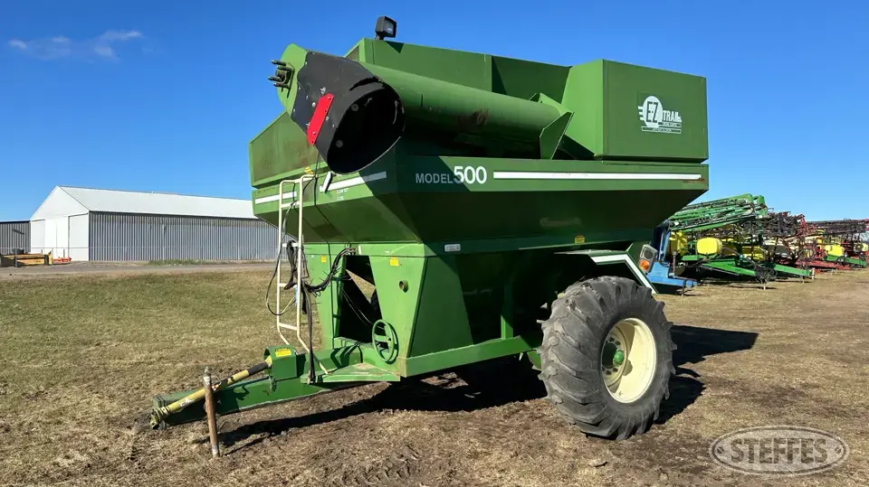 EZ Trail 500 Grain Cart
