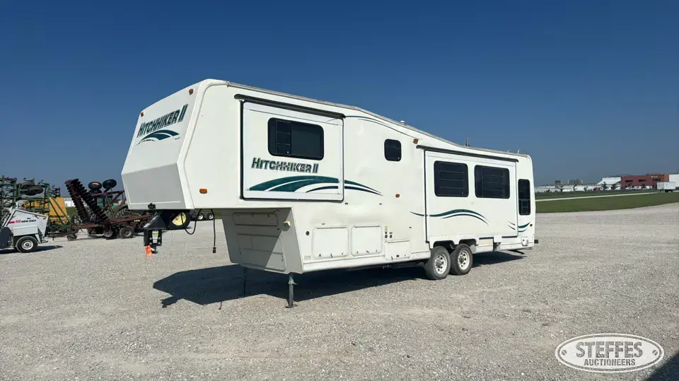 1997 NuWa Hitchhiker II 31RLBG Camper