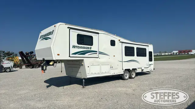 1997 NuWa Hitchhiker II 31RLBG