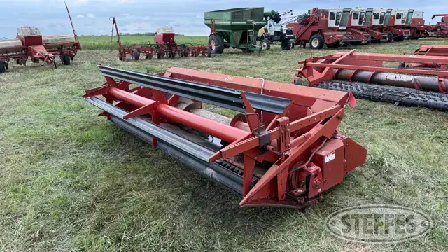 International 810