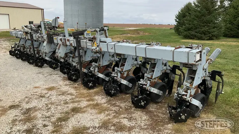 Hiniker 6000 Strip Till Strip Tillage