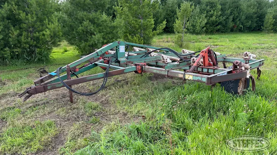 Glencoe Soil Saver Chisel Plow