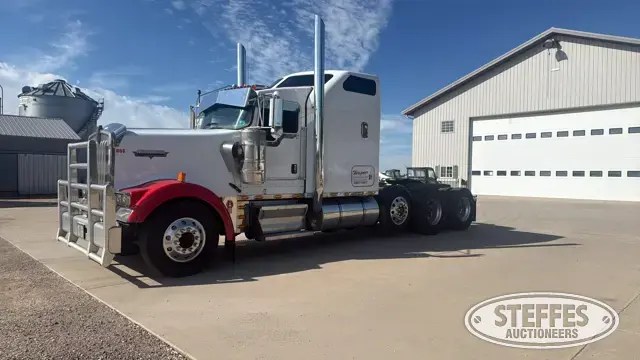 Kenworth W900L