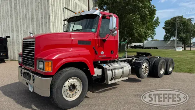 2015 Mack Pinnacle CXU613
