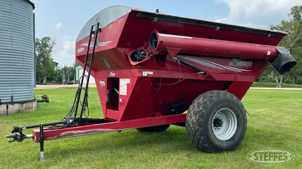 Demco 550 Grain Cart
