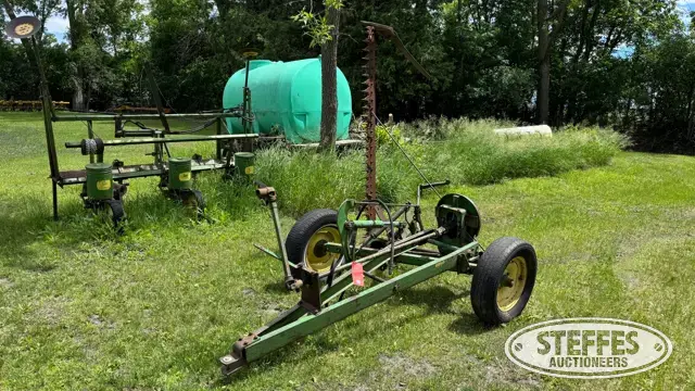 John Deere E037M