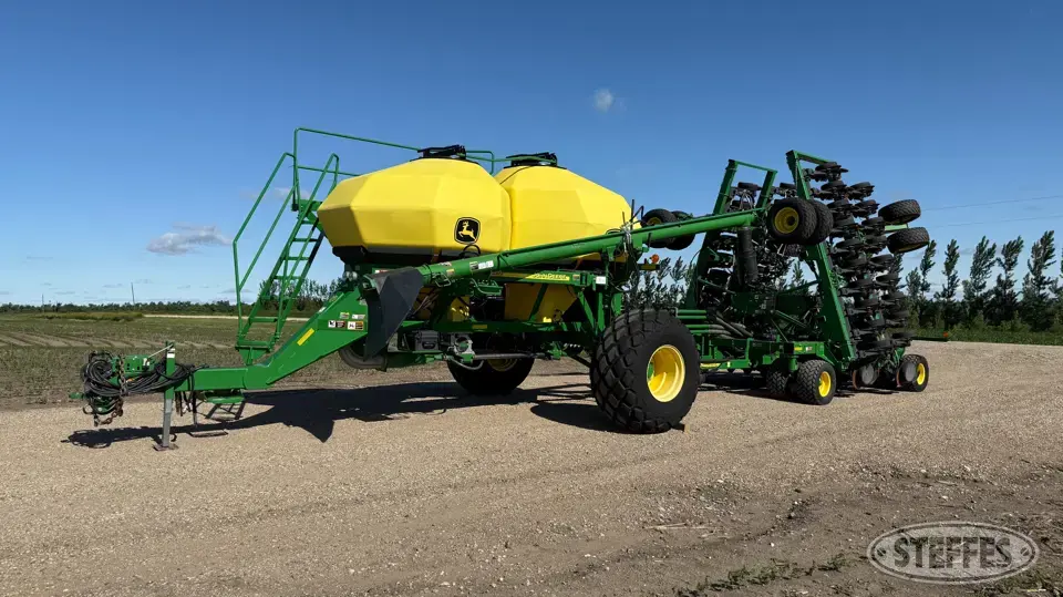 2015 John Deere 1890 Air Drills and Air Seeder