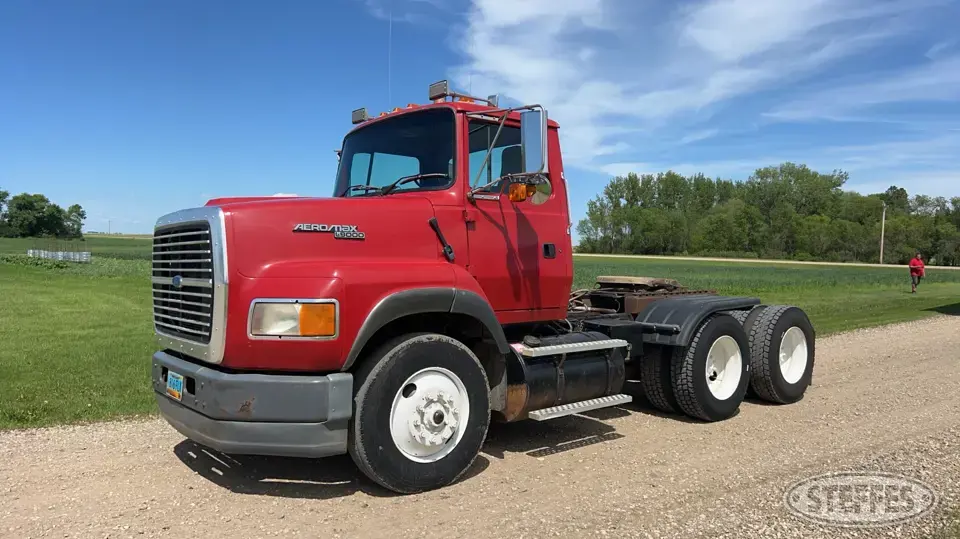 1994 Ford AeroMax L9000 Conventional Truck without Sleeper