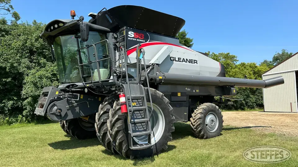 2020 Gleaner Super S98 Combine