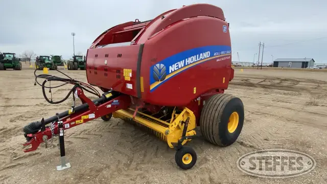 2021 New Holland Roll-Belt 560