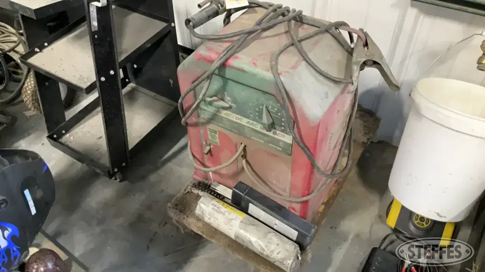 Lincoln Electric AC/DC Arc Welder Welding
