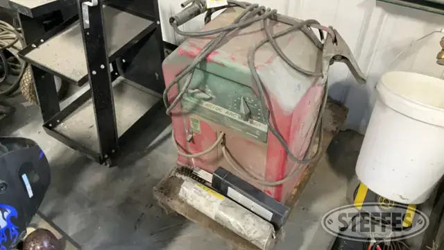 Lincoln Electric AC/DC Arc Welder