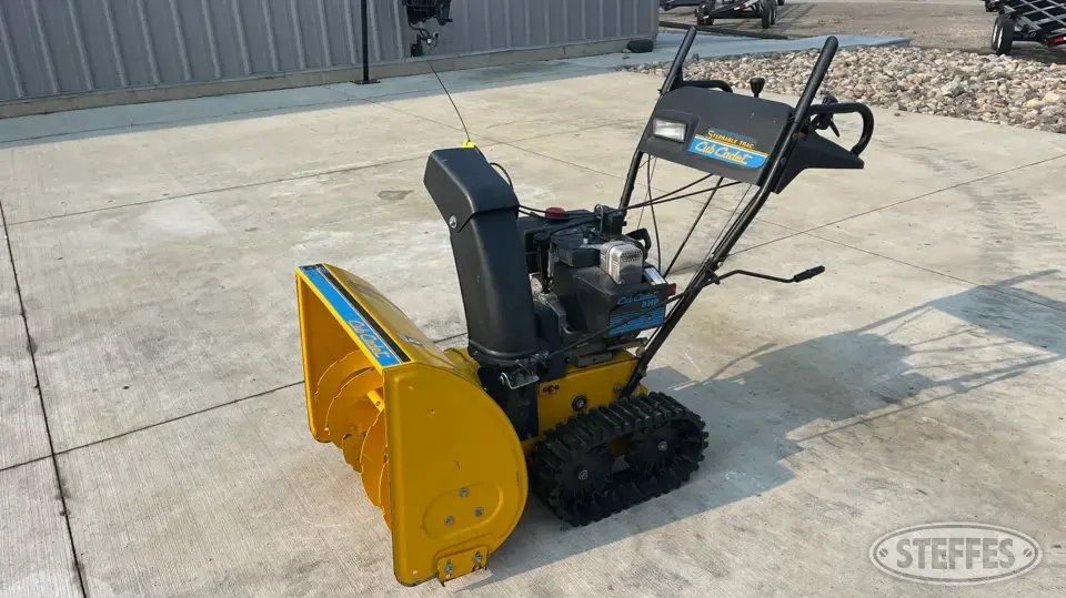 Cub Cadet 826T Self-Propelled Snowblower