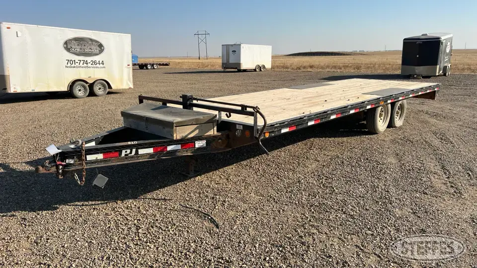 2016 PJ F8242 Flatbed Trailer