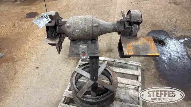 Bench grinder
