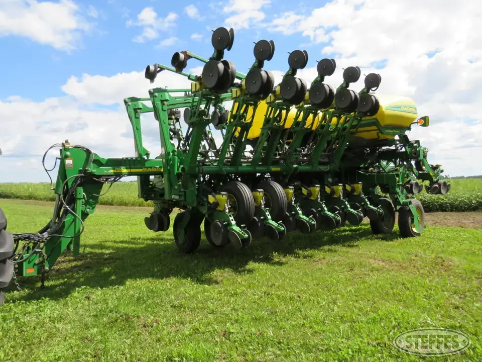 2006 John Deere 1790 12 or More Row Planter