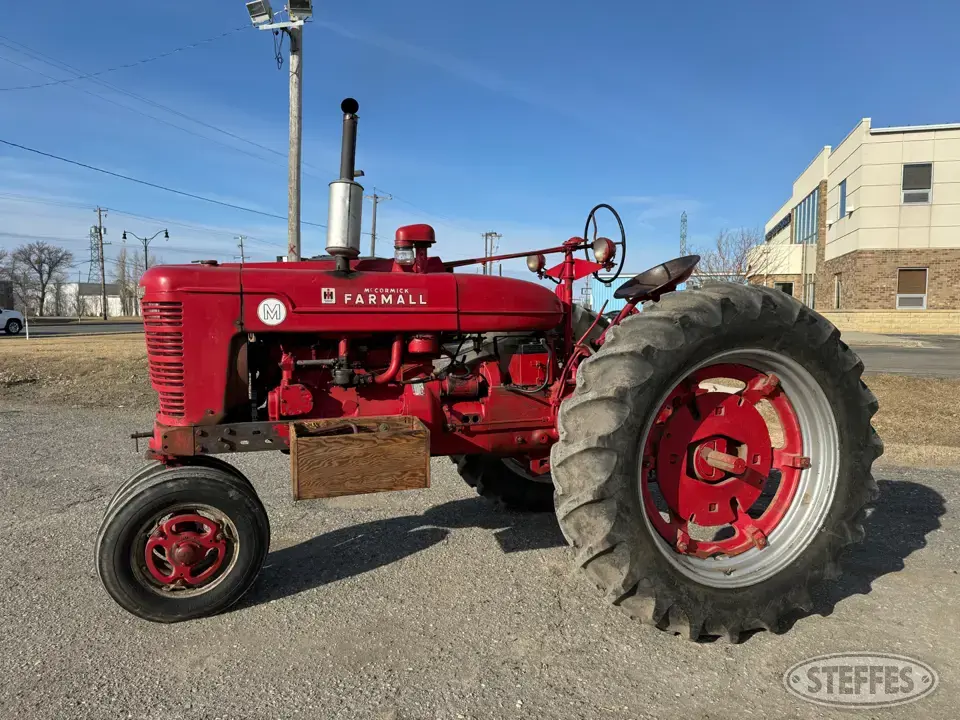 1949 Farmall M Collectible Show Tractors-Stationary Engine