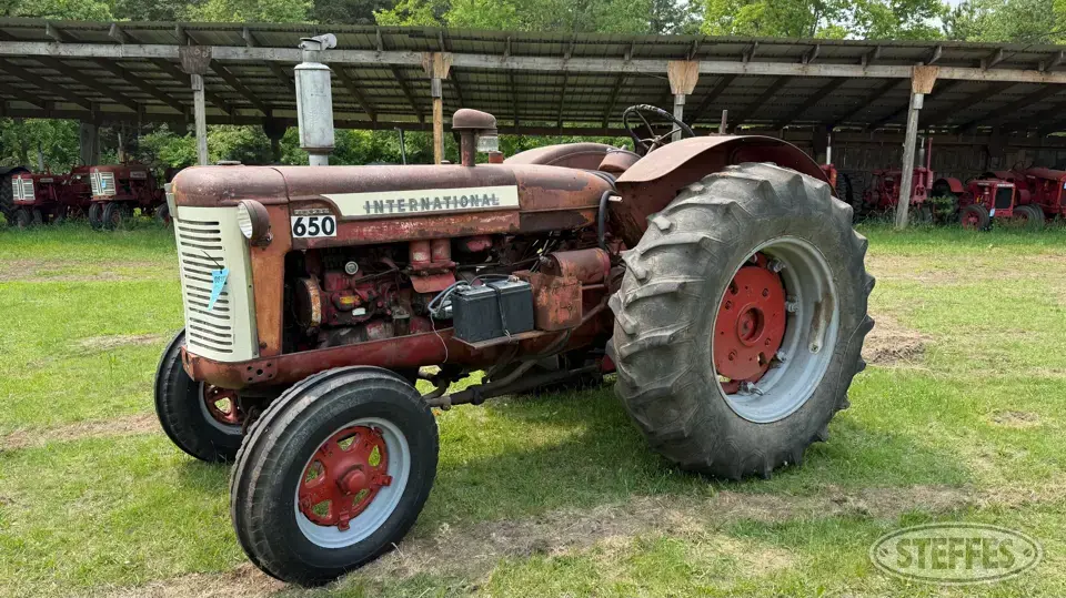 1957 International 650 Standard Collectible Tractor