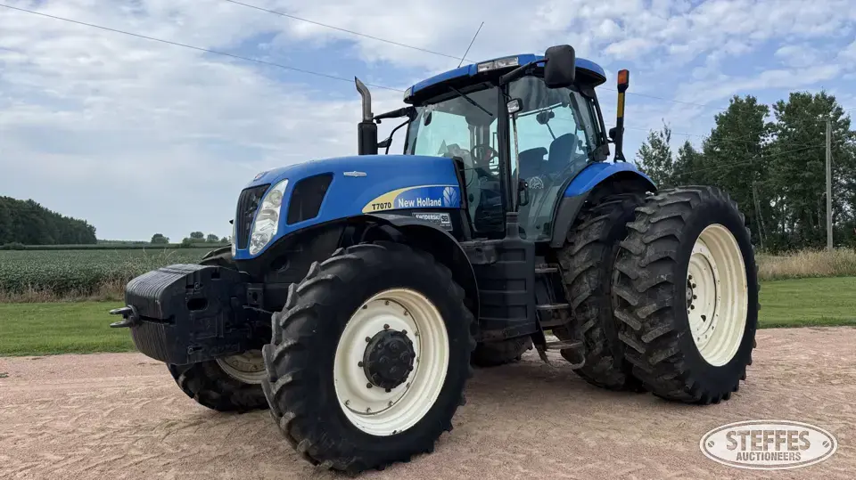 2010 New Holland T7070 MFWD Tractor