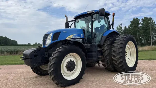 2010 New Holland T7070
