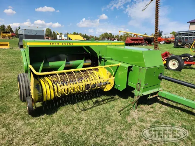 John Deere 336