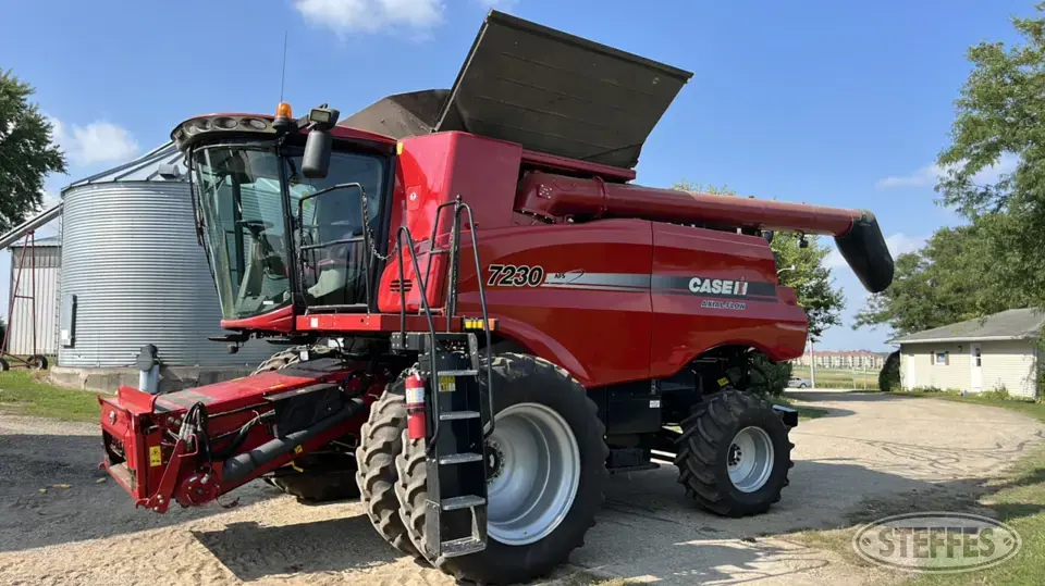 2013 Case IH 7230 Combine